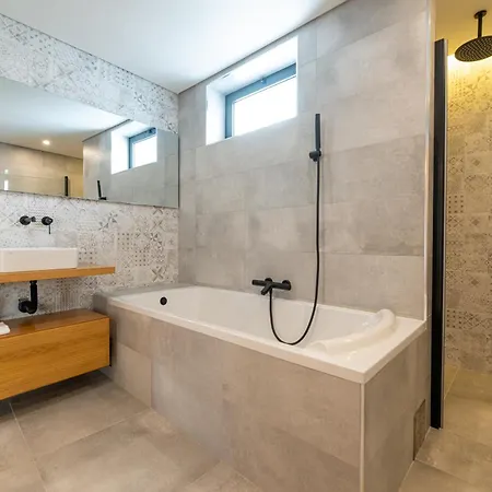 Aldeia - Casa Padeiras מלון *